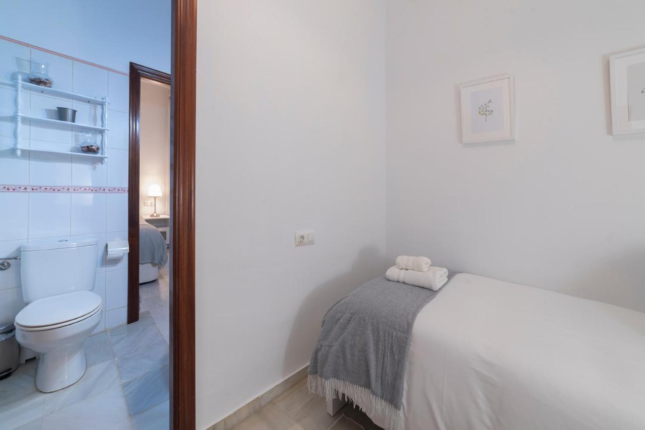 Alohamundi Torres Apartment เซบีญา ภายนอก รูปภาพ